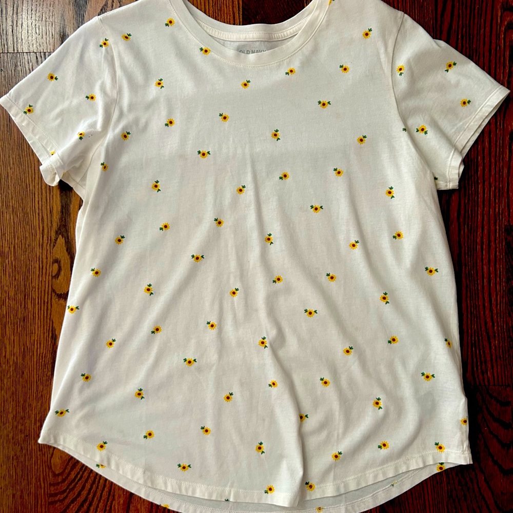Old Navy short sleeve t-shirt